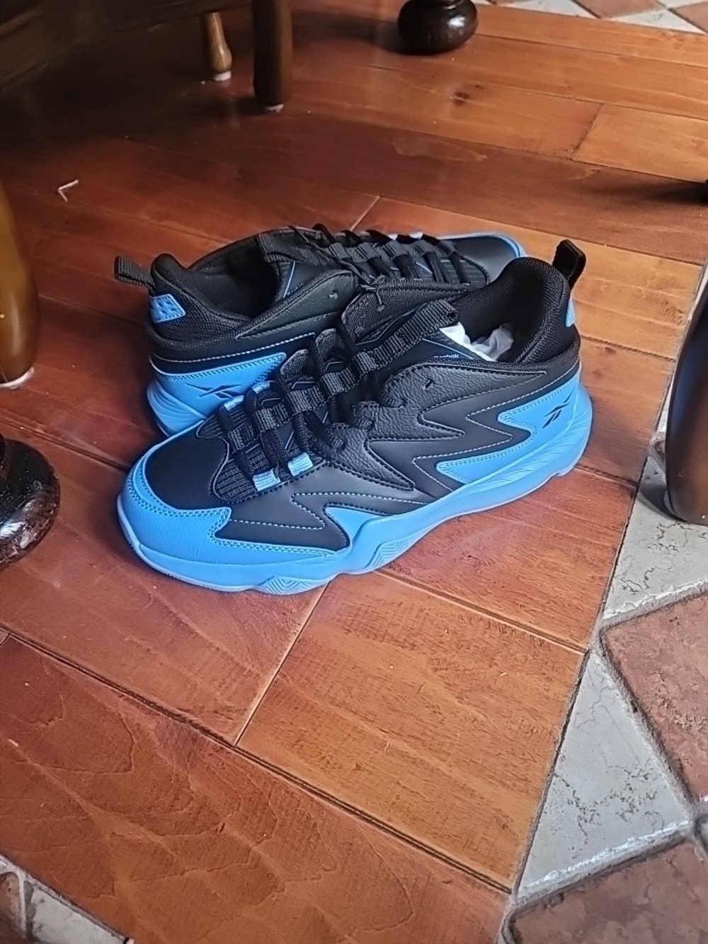 Reebok, Size 9, Men's Black and Blue Basketball Shoes